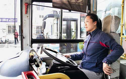 bằng D lái xe chở người 16 chỗ